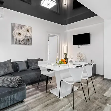 Blue Breeze Apartment